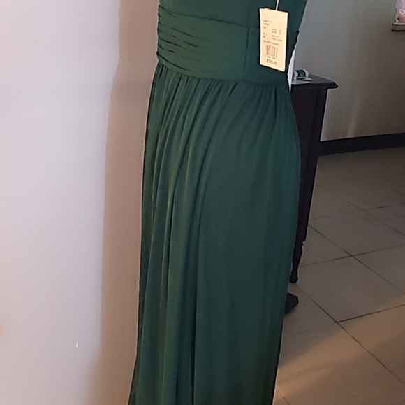 DB Studio Celebrate Woman’s High-Neck Mesh Full Skirt Formal Gown Prom Wedding - Picture 3 of 9